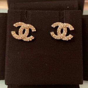 CHANEL Faux Pearl & Strass Gold CC Stud Earrings